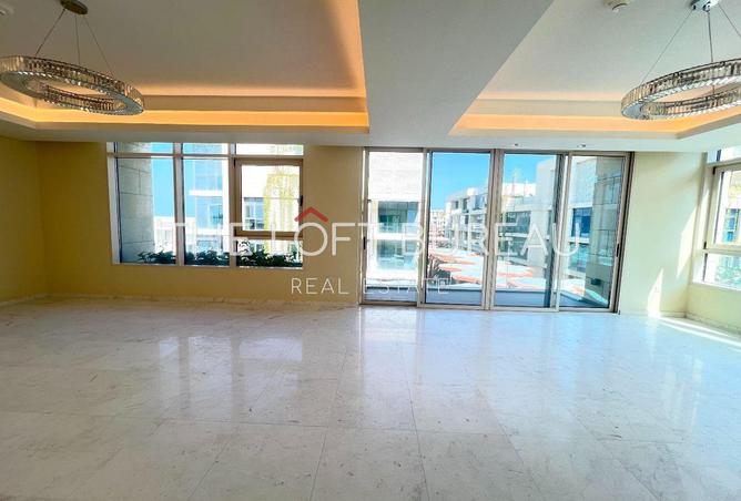 1032061 - Property Image 2