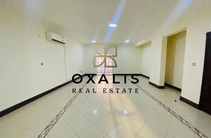 Apartment - 2 Bedrooms - 2 Bathrooms for rent in Anas Street - Fereej Bin Mahmoud North - Fereej Bin Mahmoud - Doha