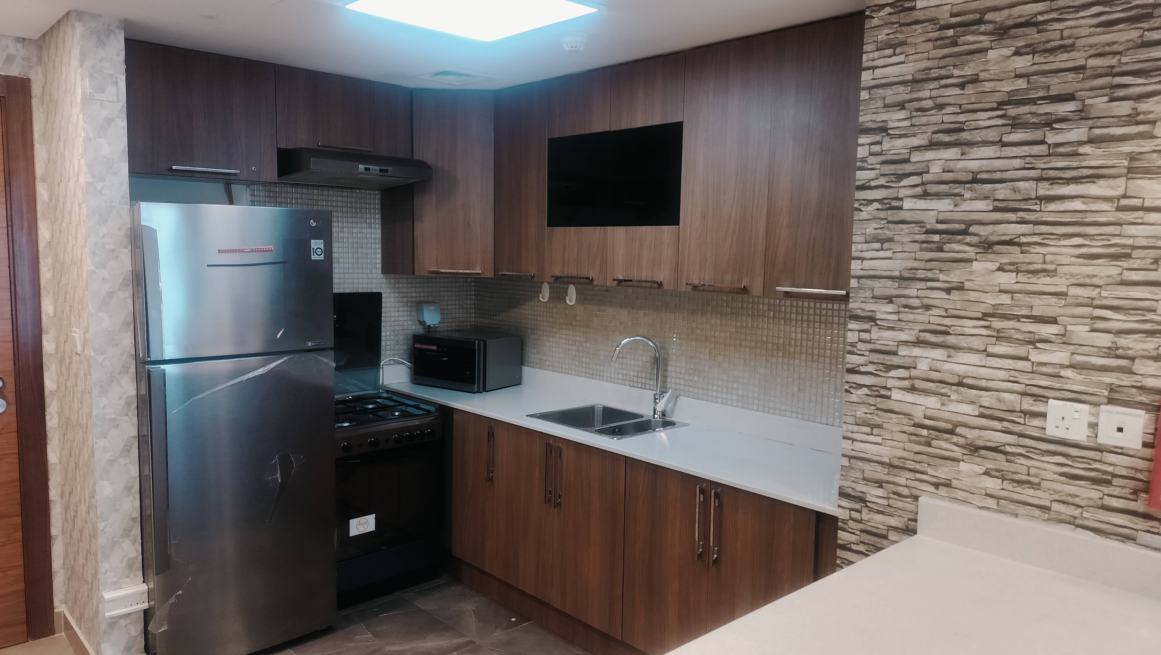 Distress 2 BHK I Fully Furnished I Ready To move thumbnail 7