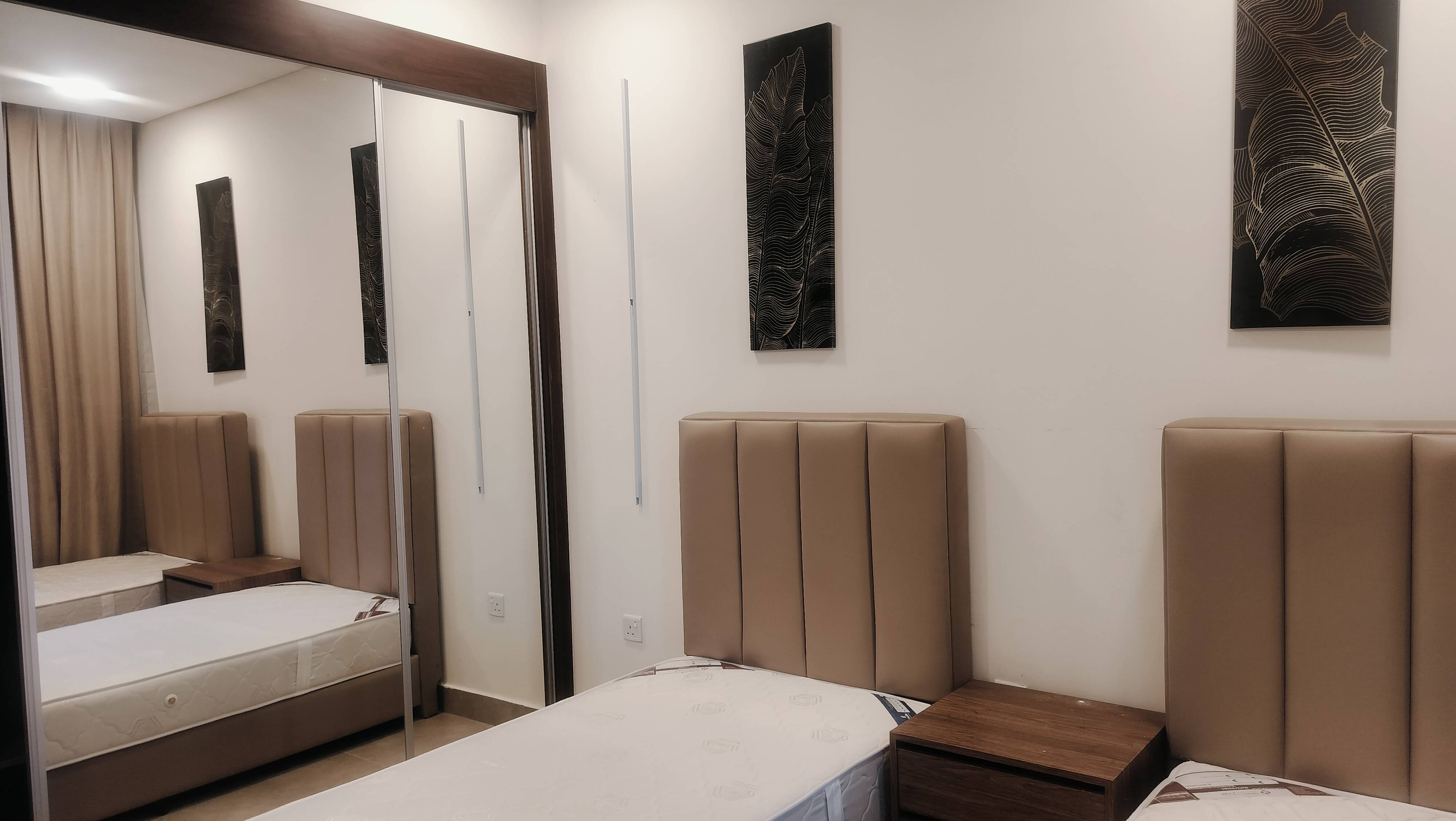Distress 2 BHK I Fully Furnished I Ready To move thumbnail 14