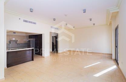 Apartment - 2 Bedrooms - 3 Bathrooms for rent in Chateau - Qanat Quartier - The Pearl Island - Doha