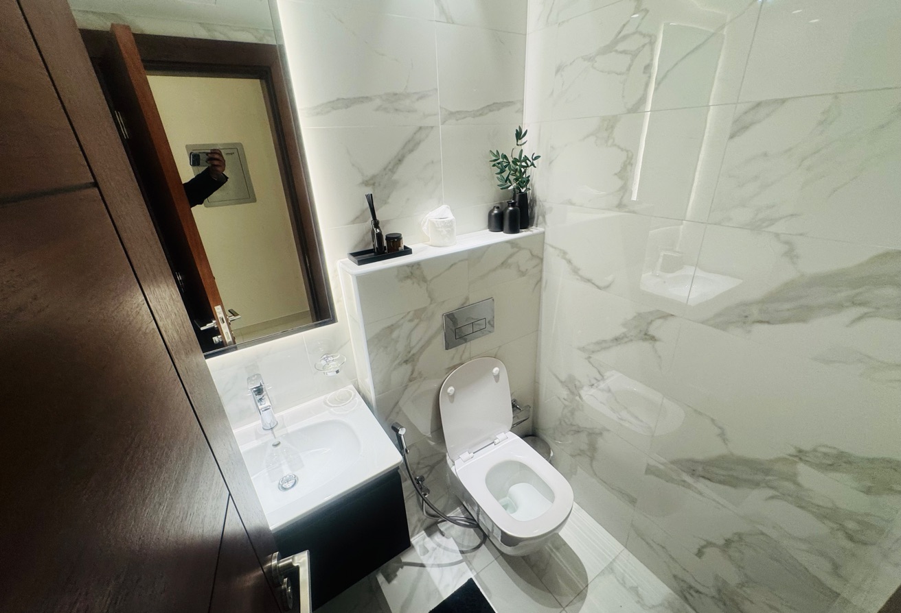 2 BHK + MAID| SEMI-FURNISHED | GEWAN ISALAND- thumbnail 6