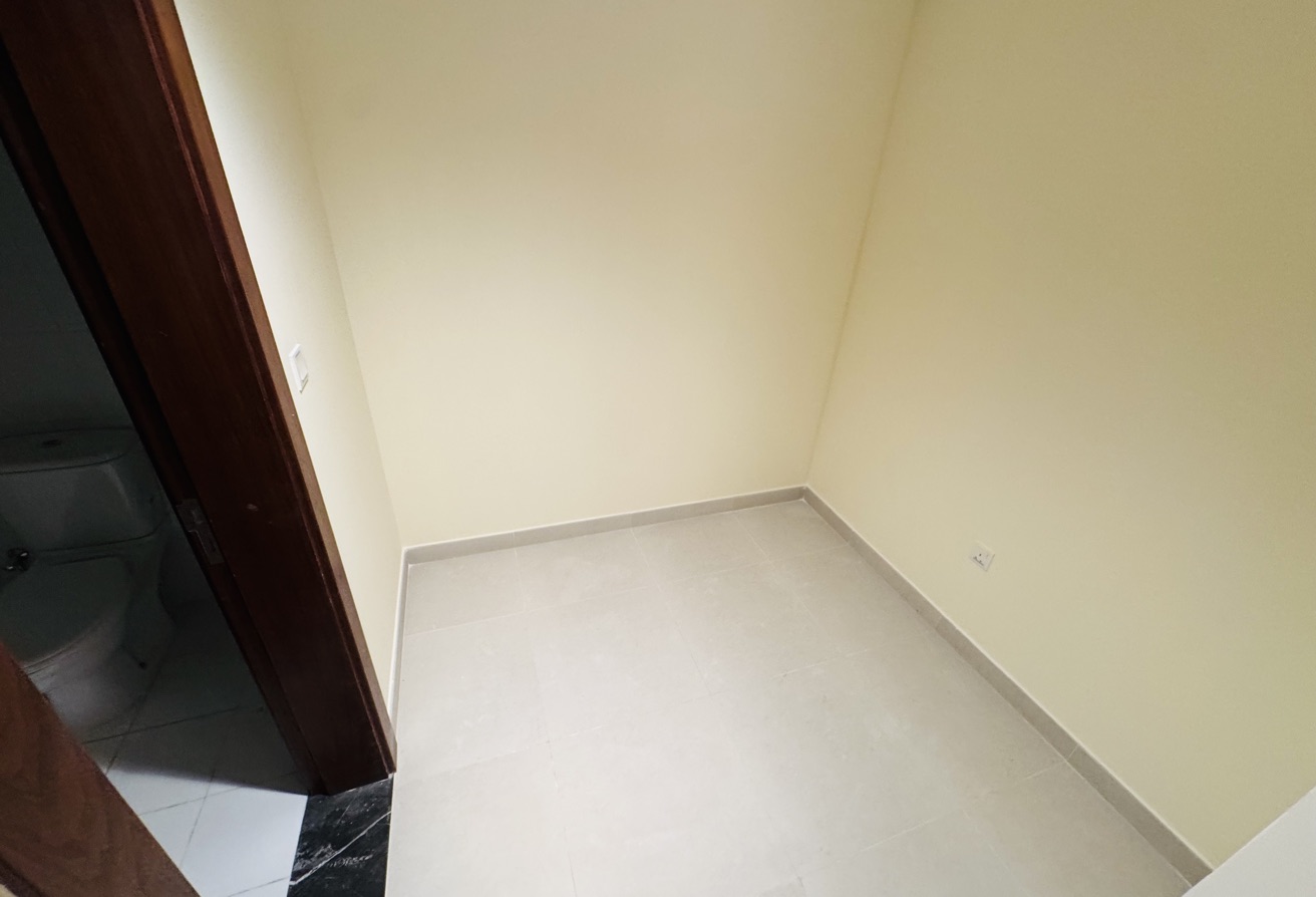 2 BHK + MAID| SEMI-FURNISHED | GEWAN ISALAND- thumbnail 4