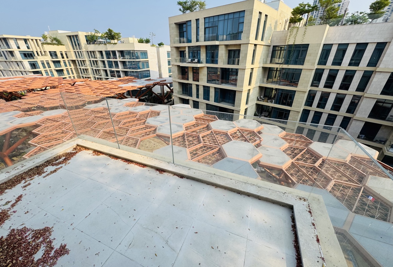 2 BHK + MAID| SEMI-FURNISHED | GEWAN ISALAND- thumbnail 12