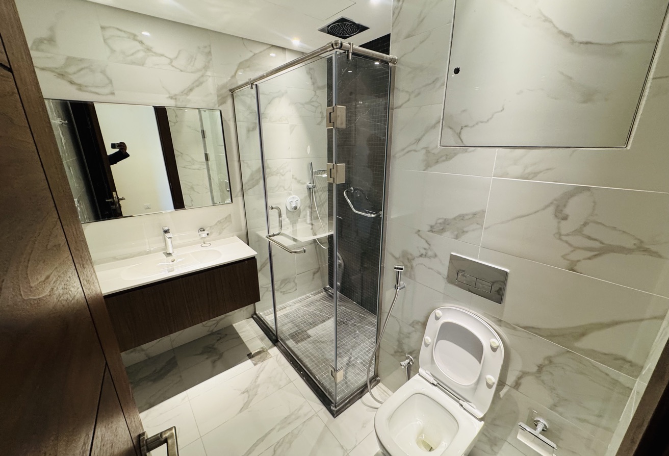 2 BHK + MAID| SEMI-FURNISHED | GEWAN ISALAND- thumbnail 13