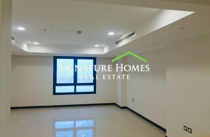 Apartment - 1 Bedroom - 2 Bathrooms for rent in East Porto Drive - Porto Arabia - The Pearl Island - Doha
