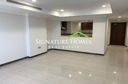 Apartment - 1 Bedroom - 2 Bathrooms for rent in East Porto Drive - Porto Arabia - The Pearl Island - Doha