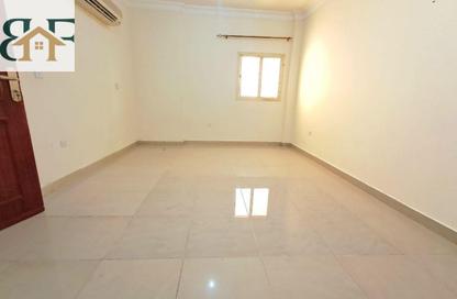 Apartment - 1 Bedroom - 1 Bathroom for rent in Umm Ghwailina Comm - Umm Ghuwalina - Umm Ghuwailina - Doha