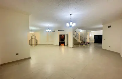 مجمع سكني - 4 غرف نوم - 6 حمامات للايجار في شارع الوعب - الوعب - الدوحة