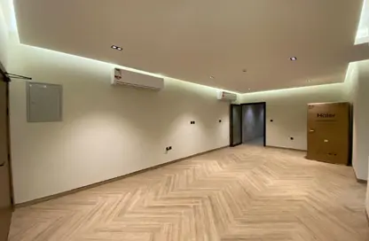 Apartment - 1 Bedroom - 2 Bathrooms for rent in Salwa Road - Al Aziziyah - Doha