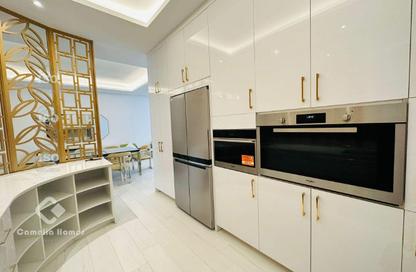 Apartment - 2 Bedrooms - 4 Bathrooms for rent in Floresta Gardens - Floresta Gardens - The Pearl Island - Doha