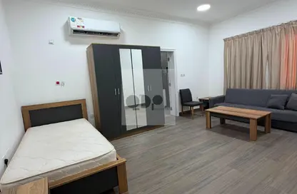 Compound - 1 Bathroom for rent in New Salata - Salata - Doha