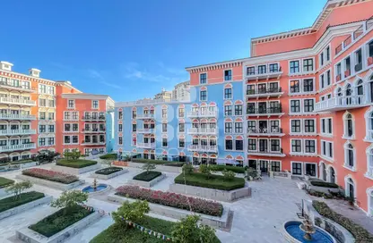 Apartment - 1 Bedroom - 2 Bathrooms for rent in Carnaval - Qanat Quartier - The Pearl Island - Doha