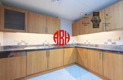 Apartment - 3 Bedrooms - 4 Bathrooms for rent in West Bay Tower - West Bay - West Bay - Doha