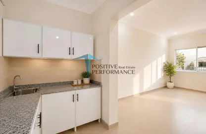 Apartment - 1 Bathroom for rent in Mamoura 18 - Al Maamoura - Doha