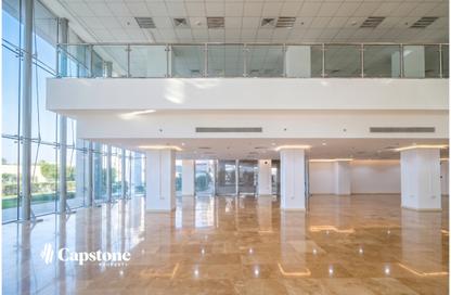 Show Room - Studio - 2 Bathrooms for rent in Muraikh Tower - Ras Abu Aboud - Doha