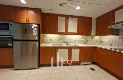 Apartment - 2 Bedrooms - 3 Bathrooms for rent in West Porto Drive - Porto Arabia - The Pearl Island - Doha
