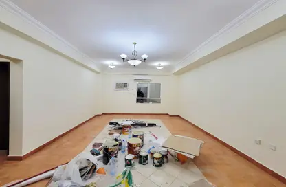 Apartment - 3 Bedrooms - 3 Bathrooms for rent in Umm Ghuwailina 4 - Umm Ghuwailina - Doha