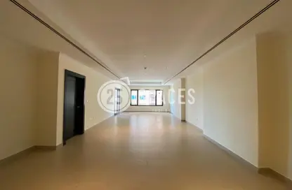 Apartment - 1 Bedroom - 2 Bathrooms for rent in West Porto Drive - Porto Arabia - The Pearl Island - Doha Apartment - 1 Bedroom - 2 Bathrooms for rent in West Porto Drive - Porto Arabia - The Pearl Island - Doha