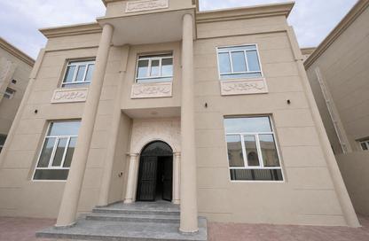 فيلا - 5 غرف نوم - 6 حمامات للايجار في فلل الدحيل - الدحيل - الدوحة