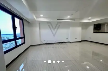 Apartment - 2 Bedrooms - 3 Bathrooms for rent in West Porto Drive - Porto Arabia - The Pearl Island - Doha