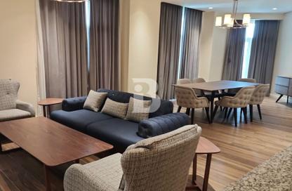 Apartment - 2 Bedrooms - 4 Bathrooms for sale in Floresta Gardens - Floresta Gardens - The Pearl Island - Doha