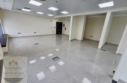 Office Space - Studio - 4 Bathrooms for rent in Muntazah 7 - Al Muntazah - Doha