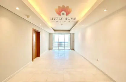 Apartment - 2 Bedrooms - 3 Bathrooms for rent in Viva West - Viva Bahriyah - The Pearl Island - Doha