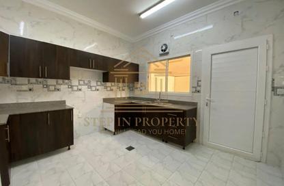 Villa - 6 Bedrooms - 6 Bathrooms for rent in Salwa Road - Al Aziziyah - Doha