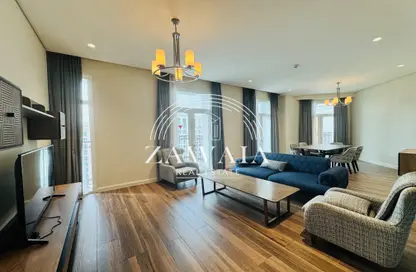 Apartment - 2 Bedrooms - 4 Bathrooms for rent in Floresta Gardens - Floresta Gardens - The Pearl Island - Doha