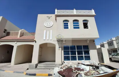فيلا - 4 غرف نوم - 4 حمامات للايجار في منطقة مويثر - الريان - الدوحة