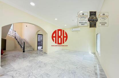 مجمع سكني - 5 غرف نوم - 6 حمامات للايجار في شارع الوعب - الوعب - الدوحة