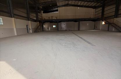 Warehouse - Studio - 6 Bathrooms for rent in East Industrial Street - Birkat Al Awamer - Al Wakra