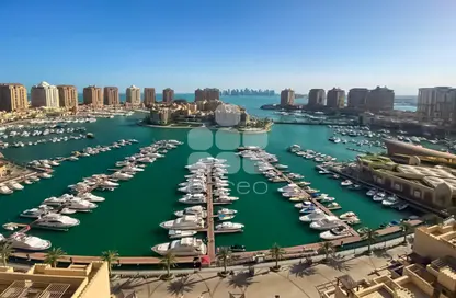 Apartment - 2 Bedrooms - 3 Bathrooms for rent in Tower 13 - Porto Arabia - The Pearl Island - Doha