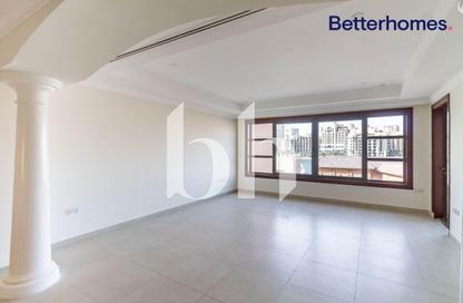 Townhouse - 2 Bedrooms - 3 Bathrooms for sale in West Porto Drive - Porto Arabia - The Pearl Island - Doha