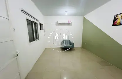 Villa - 1 Bedroom - 1 Bathroom for rent in Umm Al Seneem Street - Ain Khaled - Doha