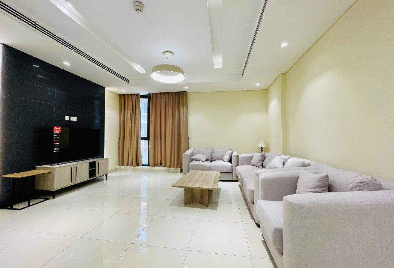 Spacious 2-Bedroom Apartment |Fox Hills | Modern