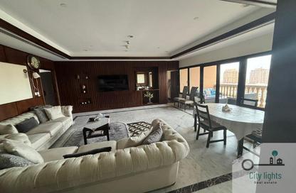 Apartment - 2 Bedrooms - 4 Bathrooms for sale in Tower 3 - Porto Arabia - The Pearl Island - Doha