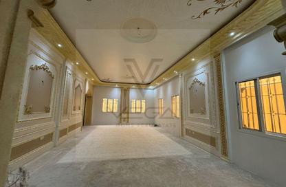 Villa - 7+ Bedrooms - 7+ Bathrooms for rent in Umm Salal Mahammad - Umm Salal City - Doha