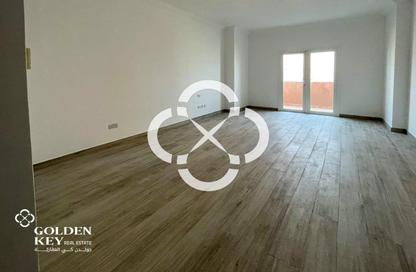 Apartment - 2 Bedrooms - 3 Bathrooms for rent in East Porto Drive - Porto Arabia - The Pearl Island - Doha
