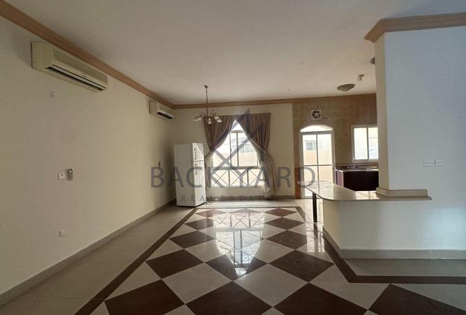 1000421 - Property Image 2