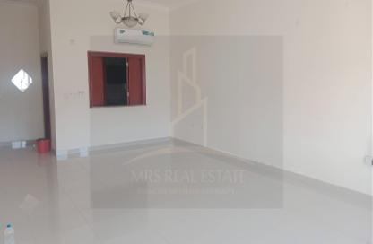 Apartment - 2 Bedrooms - 2 Bathrooms for rent in Muntazah 7 - Al Muntazah - Doha