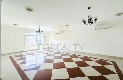 مجمع سكني - 5 غرف نوم - 5 حمامات للايجار في مجمع فيلات بل اير - الريان القديمة - الريان - الدوحة