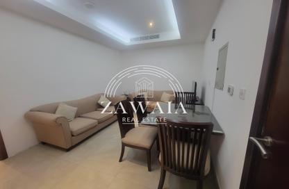 Apartment - 2 Bedrooms - 2 Bathrooms for rent in Umm Ghwailina Comm - Umm Ghuwalina - Umm Ghuwailina - Doha