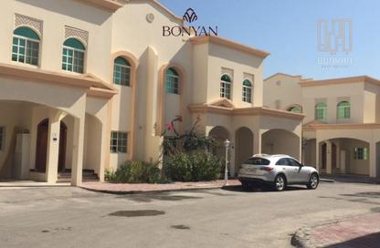 Villa - 5 - 4 for rent in Al Duhail - Doha