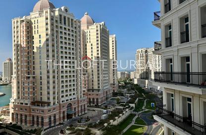 Apartment - 2 Bedrooms - 3 Bathrooms for rent in Floresta Gardens - Floresta Gardens - The Pearl Island - Doha