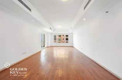 شقة - 2 غرف نوم - 3 حمامات للايجار في طريق بورتو الشرقي - بورتو أرابيا - جزيرة اللؤلؤة - الدوحة