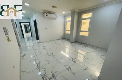 شقة - 3 غرف نوم - 2 حمامات للايجار في ام غوالينا تجارية - ام غويلينا - أم غويلينا - الدوحة