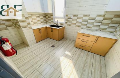 Apartment - 3 Bedrooms - 2 Bathrooms for rent in Umm Ghwailina Comm - Umm Ghuwalina - Umm Ghuwailina - Doha