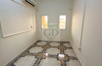 Apartment - Studio - 1 for rent in Wholesale Market Street - Abu Hamour - Doha